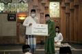 Safari Ramadan Pertama, Kang Emil Salat Tarawih di Masjid Pusdai Bandung
