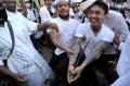 Bikin Ngilu, Begini Tradisi Ngerebong di Bali