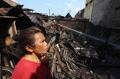 Dilalap Api, Belasan Rumah Petak Surabaya Hangus