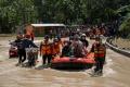 Banjir Genangi Jalan Nasional di Cilacap