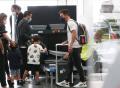Bawa Anak dan Istri, Lionel Messi Terbang ke Paris