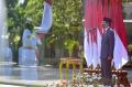 Jokowi Pimpin Upacara Pengukuhan Paskibraka di Istana Merdeka