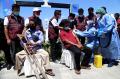 Baim Wong Hangatkan Suasana Vaksinasi Masyarakat Pesisir Gresik Jawa Timur
