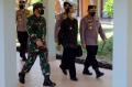 Panglima TNI Bersama Kapolri Mengunjungi Isoter di Bali