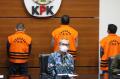 KPK Pamerkan Gepokan Uang Rp345 juta Hasil OTT di Kalimantan Selatan