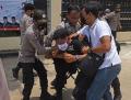 Polisi Bubarkan Aksi Demo HUT Banten