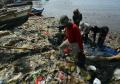 Penampakan Lautan Sampah di Pantai Lampung