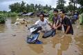 Banjir Luapan Air Sungai Meniting Rendam Ratusan Rumah Warga di Lombok