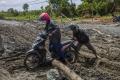 Jalan Nasional Trans Kalimantan Rusak Parah, Aktivitas Warga Terganggu