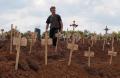 Hamparan Kuburan Korban Konflik Perang Rusia-Ukraina di Permukiman Staryi Krym