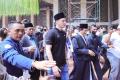Gantengnya Mesut Ozil Pakai Kopiah Saat Salat Jumat di Masjid Istiqlal