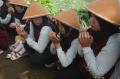 Tradisi Wiwitan Panen Raya Tembakau di Lereng Gunung Prau Temanggung
