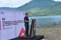 Semen Padang Lepas 7.000 Ekor Ikan Bilih Hasil Budidaya ke Danau Singkarak