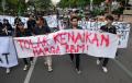 Ratusan Aktivis HMI Semarang Demo Tolak Kenaikan Harga BBM di Kantor DPRD Jateng