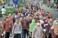 Rekor MURI Mengenakan Busana Batik Etnik Serentak oleh ASN di Jambi