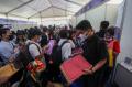Ribuan Orang Berdesakan di Bursa Kerja Disnaker Kota Batam
