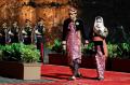 Presiden Jokowi-Iriana Kompak Kenakan Baju Adat Bali dalam Jamuan Makan Malam G20