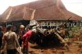 Evakuasi Mobil Tertimbun Longsor Gempa Cianjur
