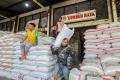 Waduh, Stok Beras di Pasar Induk Cipinang Menipis Jelang Libur Nataru
