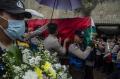 Tangis Pilu Keluarga Iringi Pemakaman Aiptu Sofyan Korban Bom Astana Anyar