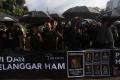 Aksi Kamisan ke-806, Aktivis HAM Tuntut Pembuktian Jokowi!