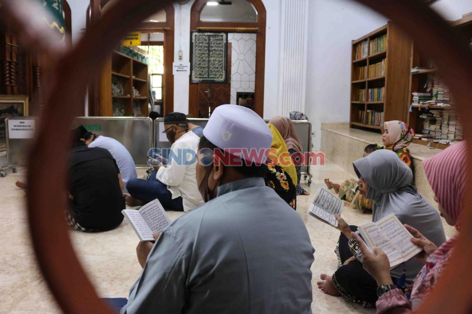 Peziarah Padati Makam Habib Husein Luar Batang di Tahun Baru Islam 1 Muharram-1