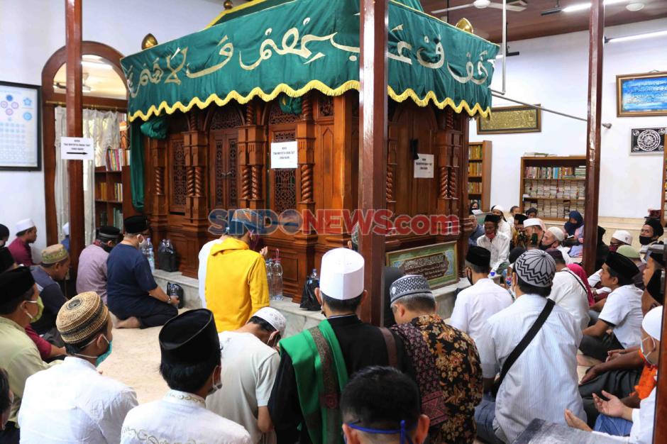 Peziarah Padati Makam Habib Husein Luar Batang di Tahun Baru Islam 1 Muharram-5