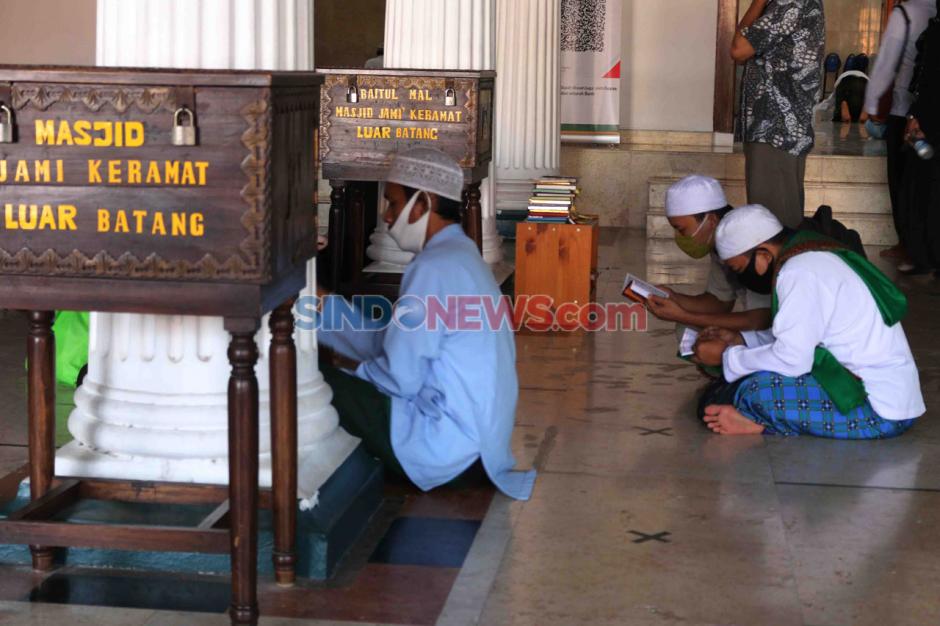 Peziarah Padati Makam Habib Husein Luar Batang di Tahun Baru Islam 1 Muharram-3