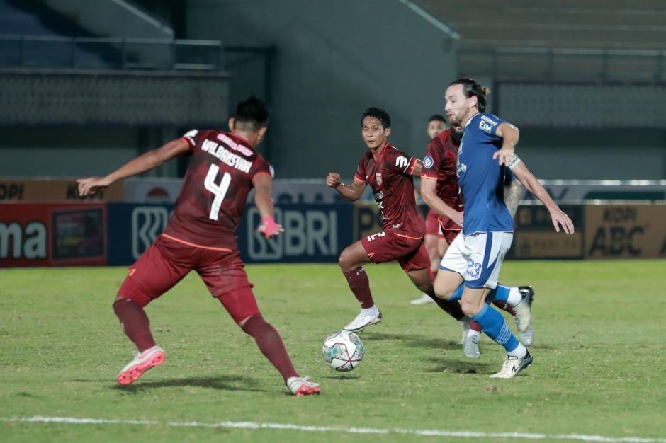 Skor Kacamata Warnai Laga Persib Vs Borneo FC-0