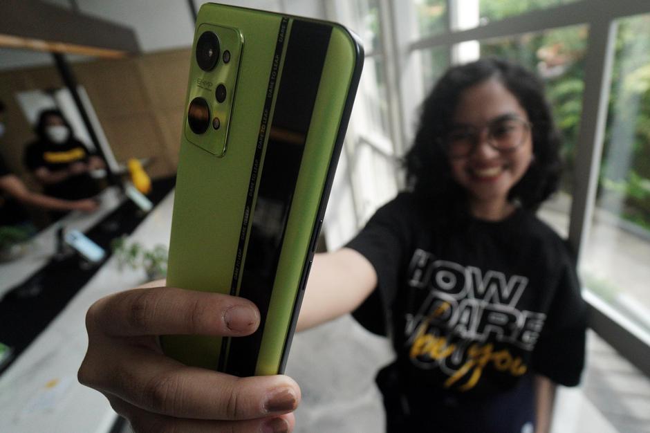 Smartphone Idola Anak Muda Ini Kenalkan Empat Produk Sekaligus di Surabaya-2