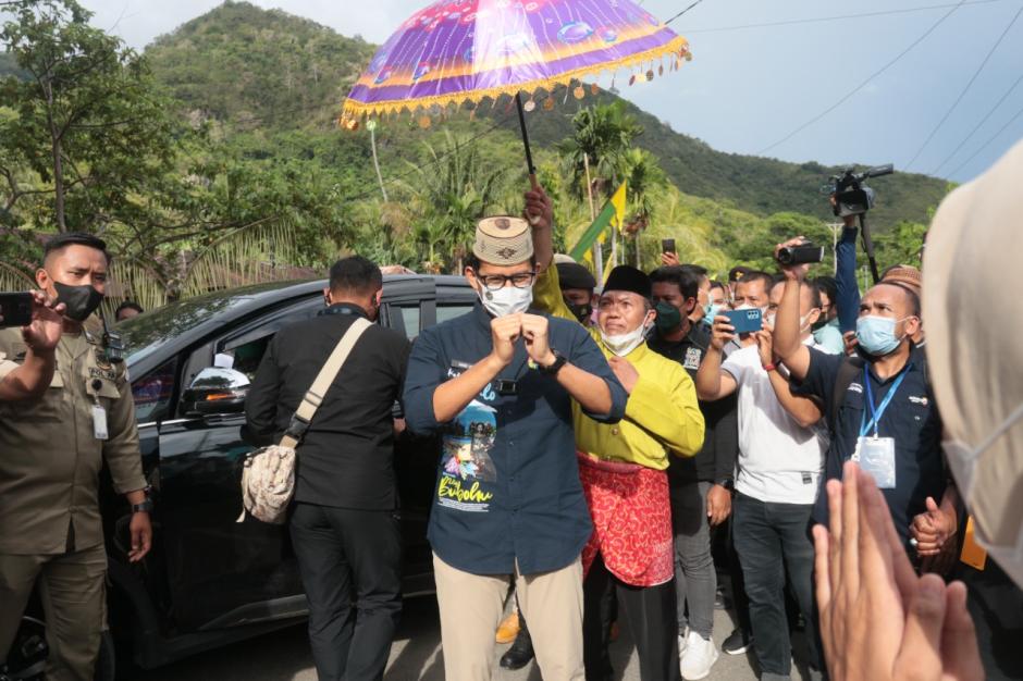 Tawarkan Paket Wisata Religi dan Halal untuk Kebangkitan Ekonomi, Menteri Sandiaga Uno Apresiasi Desa Wisata Bubohu-2
