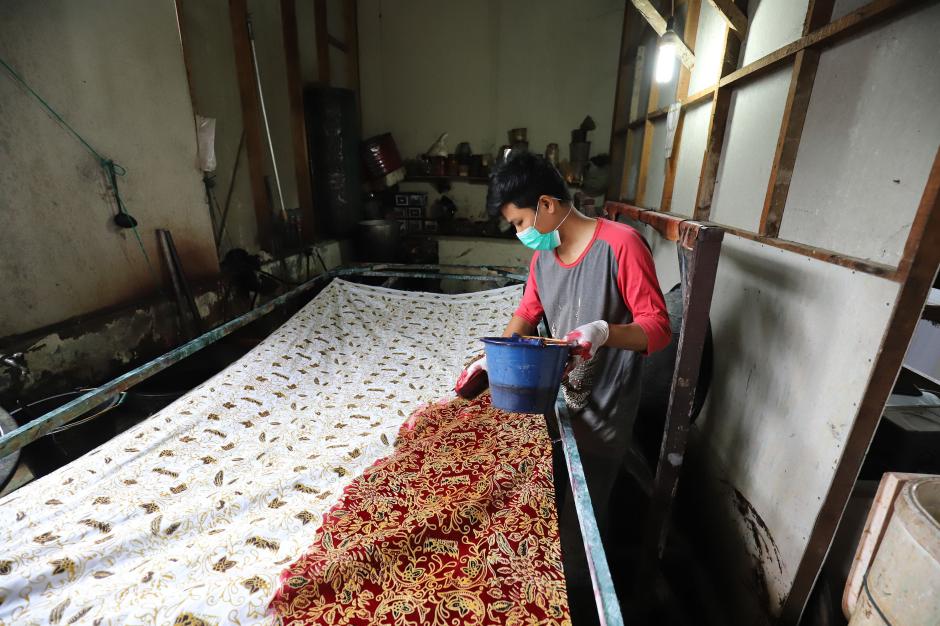 Intip Proses Pembuatan Batik Tanah Liek di Padang-3