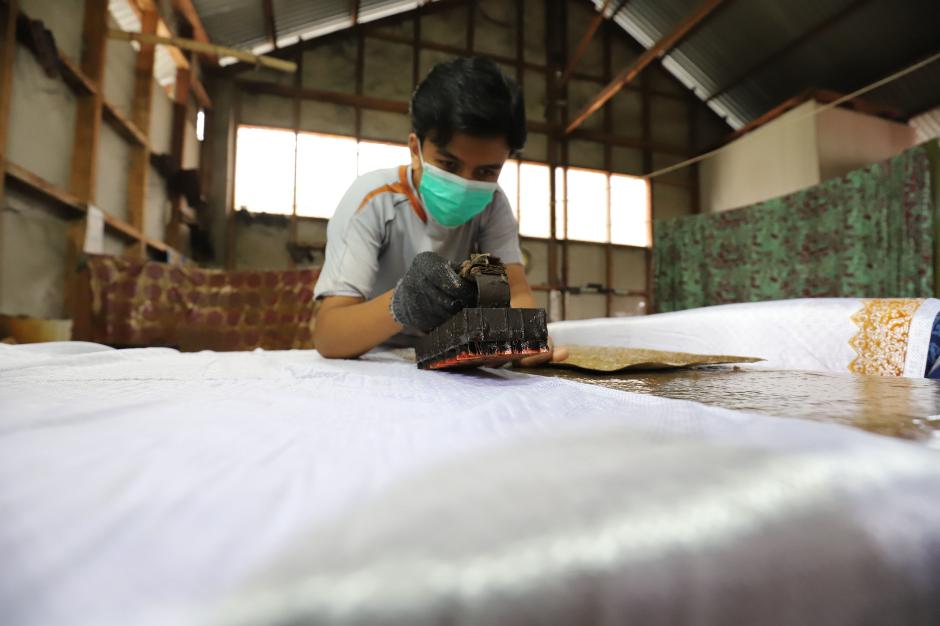 Intip Proses Pembuatan Batik Tanah Liek di Padang-4