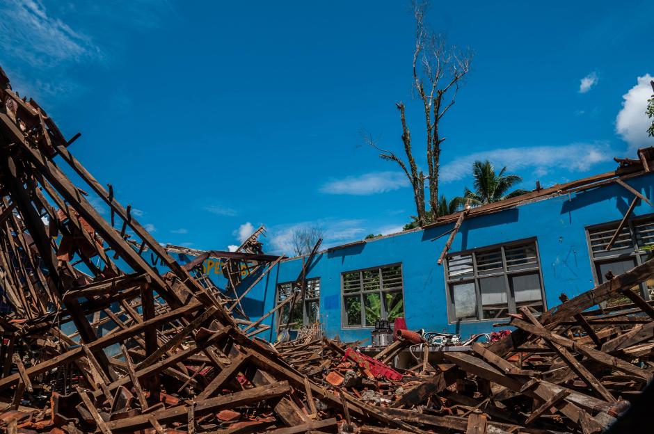 Atap Sekolah Ambruk, 8 Murid Terluka Tertimpa Puing-puing Bangunan-0