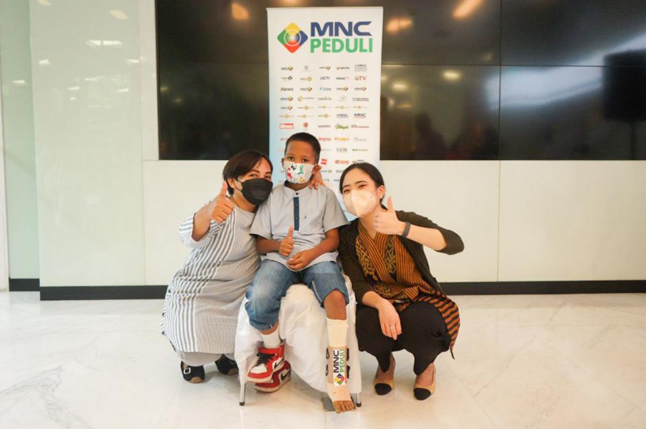 MNC Peduli Berikan Alat Bantu Dengar dan Kaki Palsu untuk Penyandang Disabilitas-3