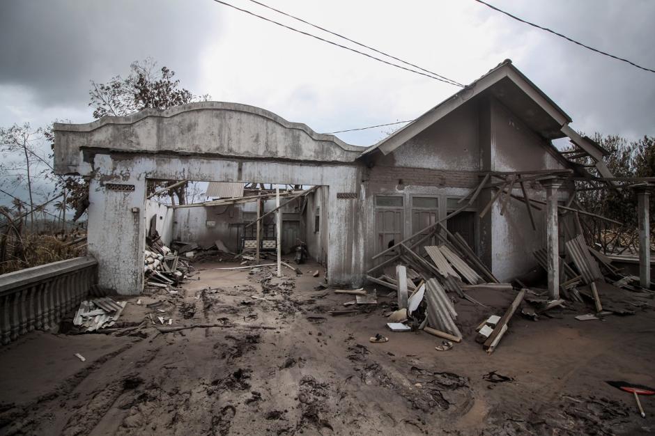 Paling Parah Terdampak Letusan Semeru, Hampir Seluruh Rumah Warga Desa Curah Kobokan Hancur-4