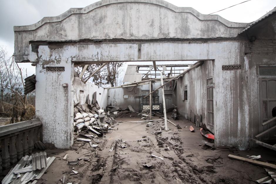 Paling Parah Terdampak Letusan Semeru, Hampir Seluruh Rumah Warga Desa Curah Kobokan Hancur-0