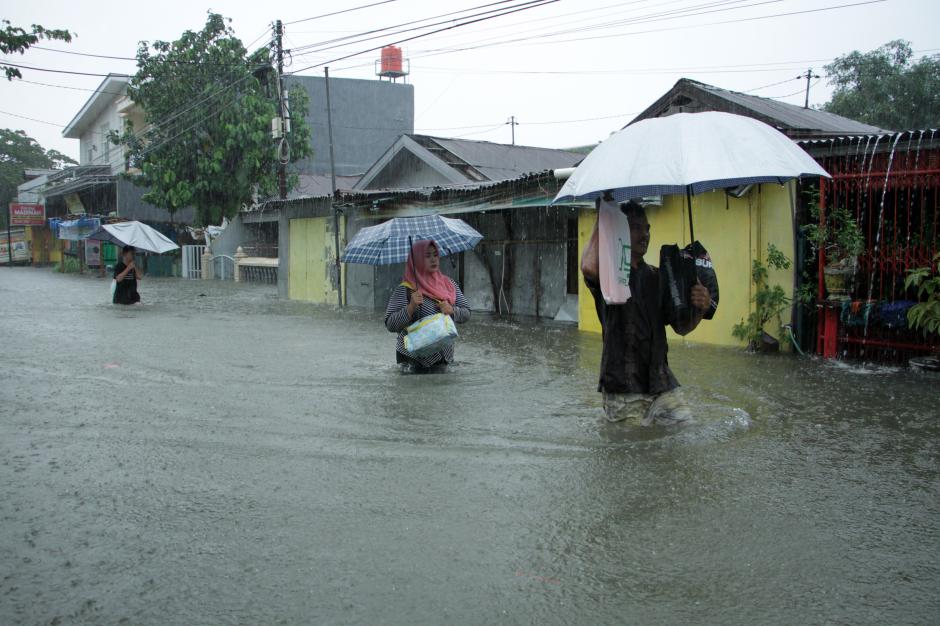 Banjir Rendam Permukiman di Kelurahan Paccinongan Gowa-3