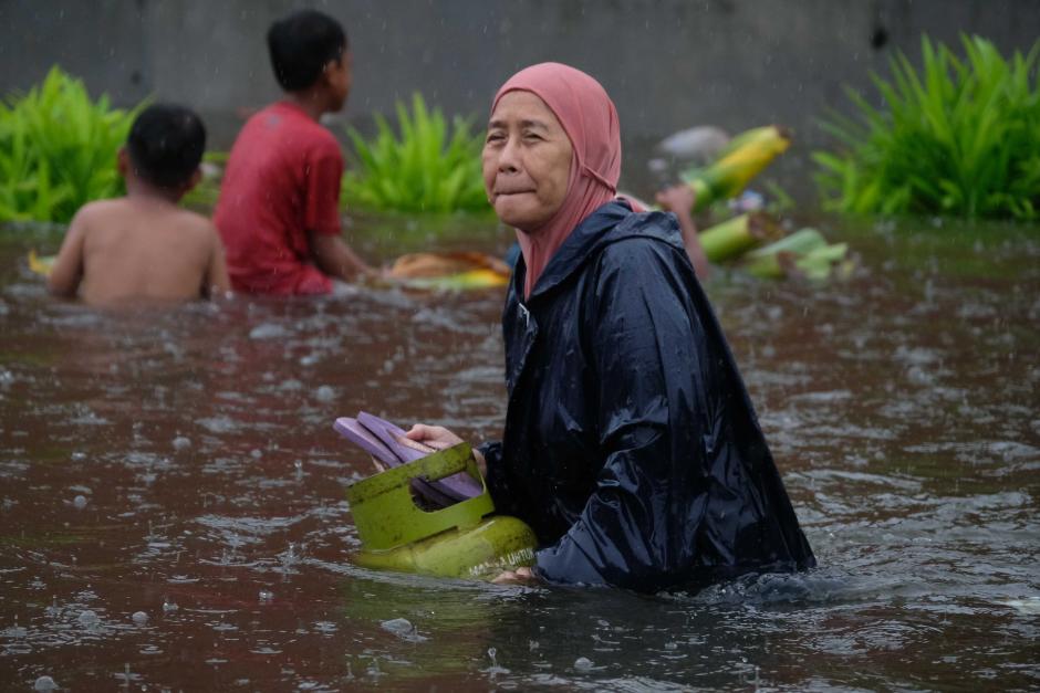 Makassar Dikepung Banjir, Lima Kecamatan Terendam-9