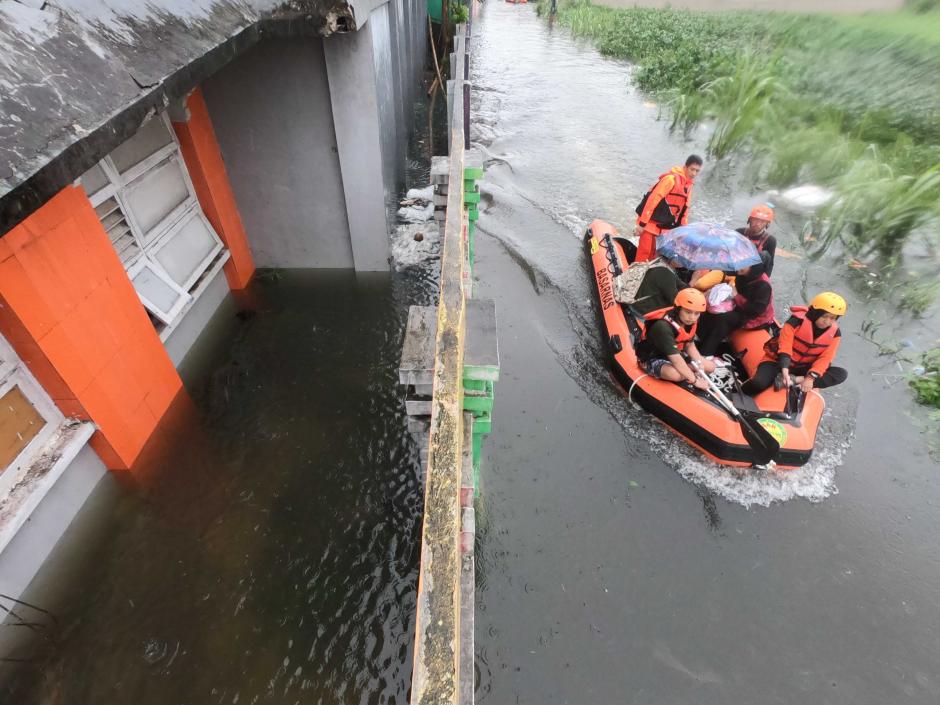 Makassar Dikepung Banjir, Lima Kecamatan Terendam-3