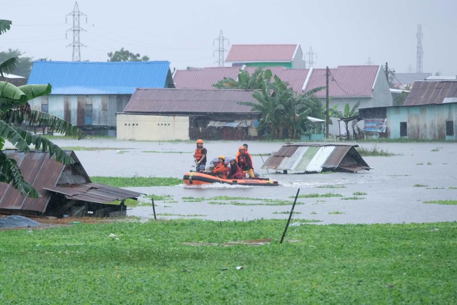 Makassar Dikepung Banjir, Lima Kecamatan Terendam-6