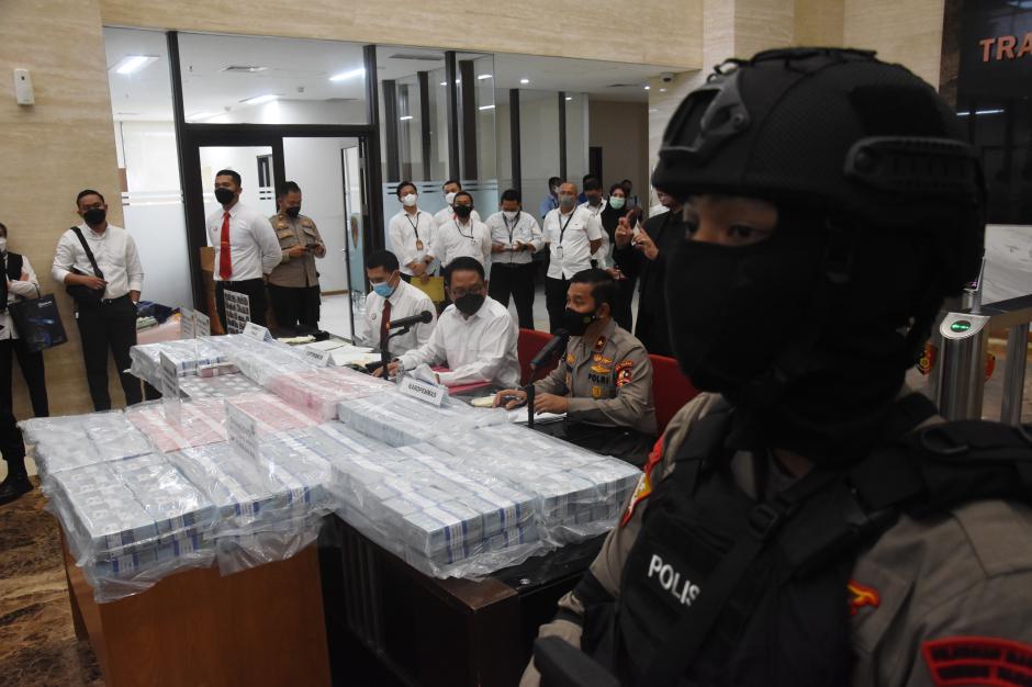 Kasus Korupsi Pemberian Kredit Proyek di Bank Jateng Cabang Jakarta dan Blora-1