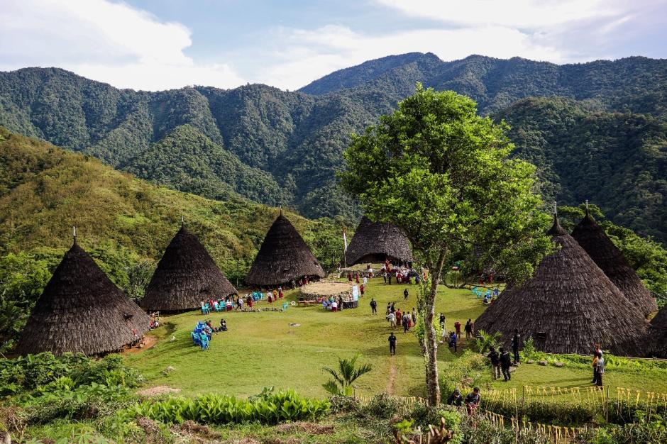Masuk Nominasi UNWTO, Menparekfraf : Desa Wae Rebo Desa Kebangkitan Ekonomi Bangsa-4