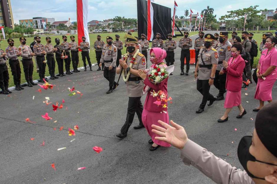 Parade Kedatangan Kapolda Riau Irjen Pol Mohammad Iqbal-1