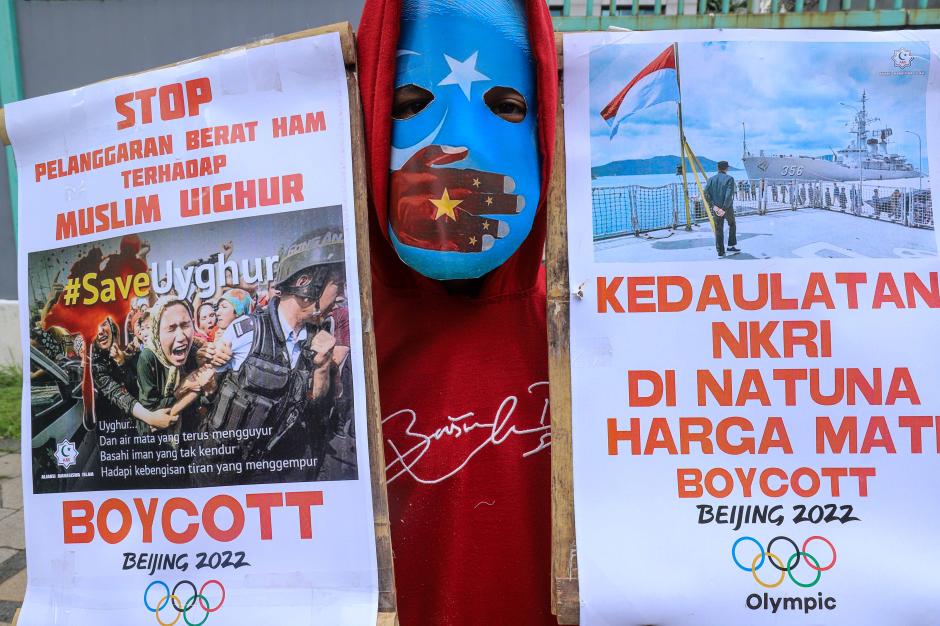 Aksi Unjuk Rasa Tuntut Kedaulatan Perairan Natuna dan Boikot Olimpiade Musim Dingin 2022-1