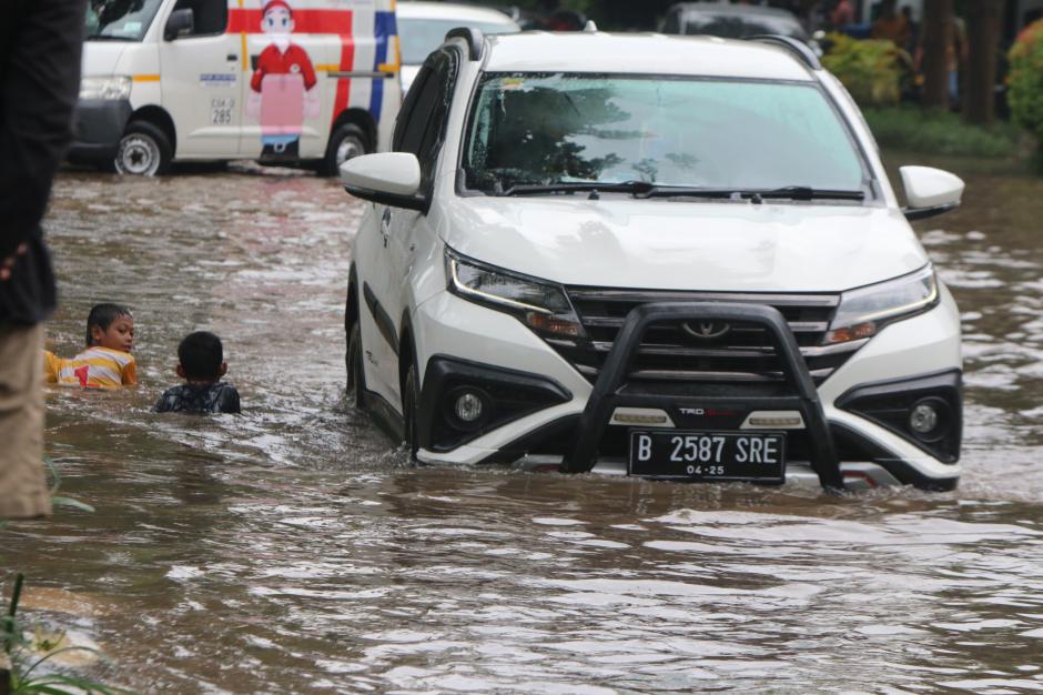 Banjir Rendam Kawasan Jalan Bungur Besar Raya Jakarta Pusat-2