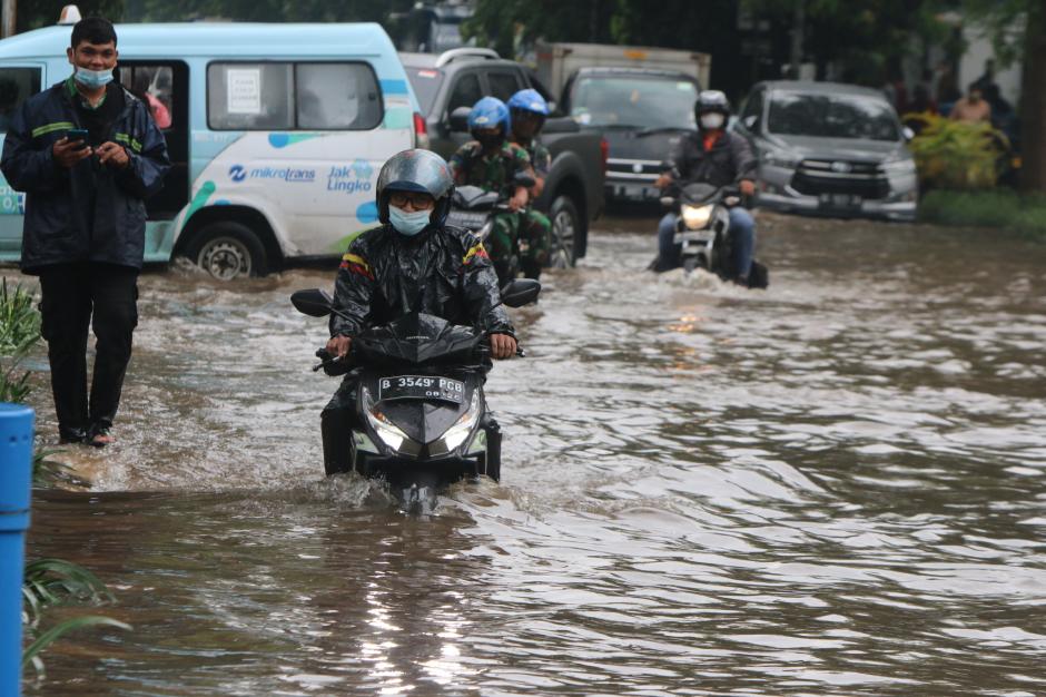 Banjir Rendam Kawasan Jalan Bungur Besar Raya Jakarta Pusat-0
