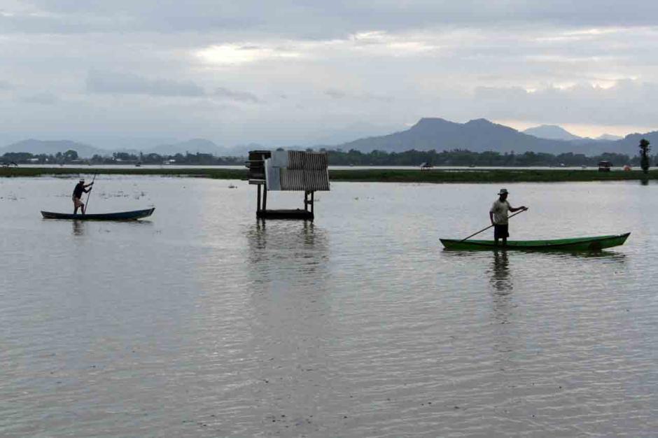 Banjir di Makassar, Puluhan Hektar Sawah Jadi Sungai-1