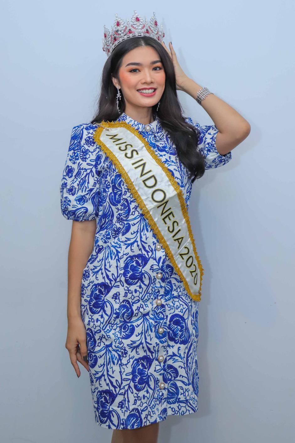 Tembus 40 Besar Kontestan Terbaik Miss World, Intip Potret Cantik Miss Indonesia 2020 Carla Yules-0