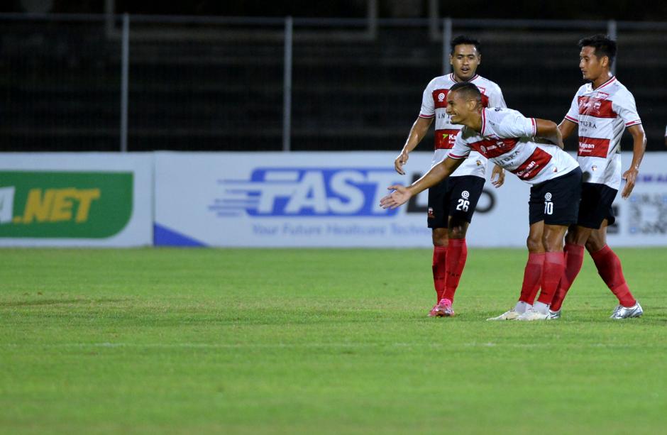 Madura United Bungkam PSIS Semarang 2-1-2